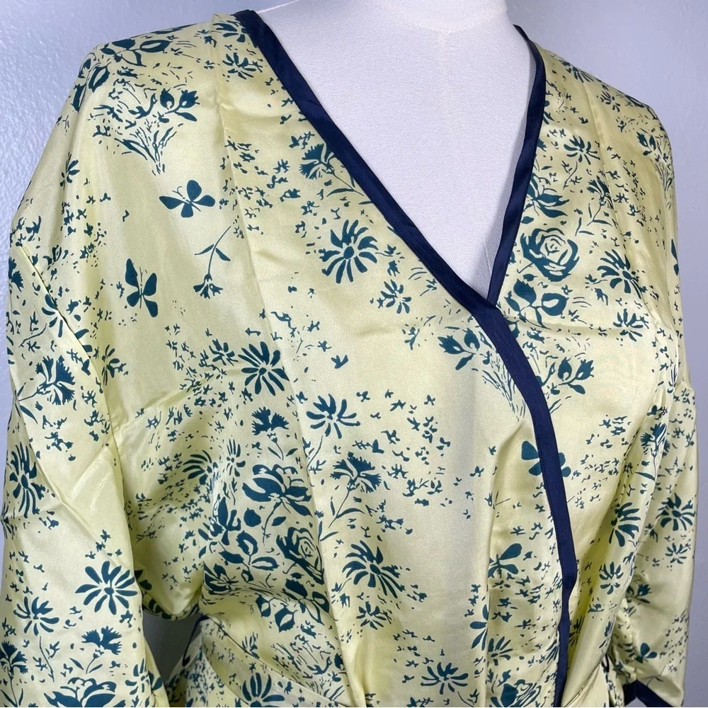 Anthropologie Eloise Silk Kimono Robe Size S/M Yellow and Blue Floral Like New - Picture 6 of 10